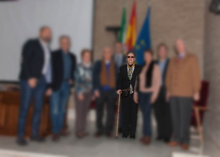 Premio Feder a Toda una Vida por las Enfermedades Raras a Rosario Fernández (Fundadora de la AEP)