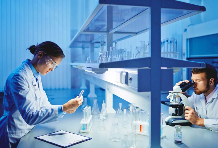 Arquimea Group compra 33% del laboratorio Atlas Molecular Pharma para impulsar un fármaco contra la porfiria congénita